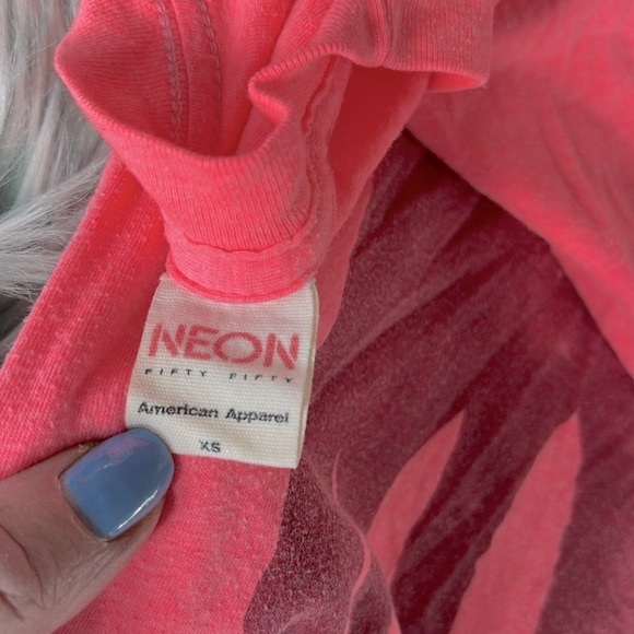 Neon Pink Maroon 5 Concert Shirt, Size XS - Picture 4 of 6